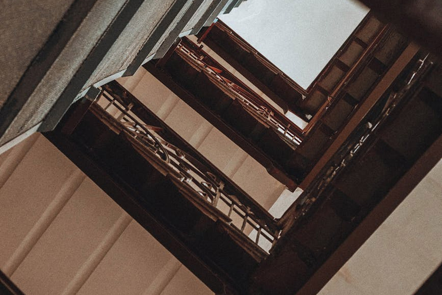 Swiss building services protection incendie surpression escalier